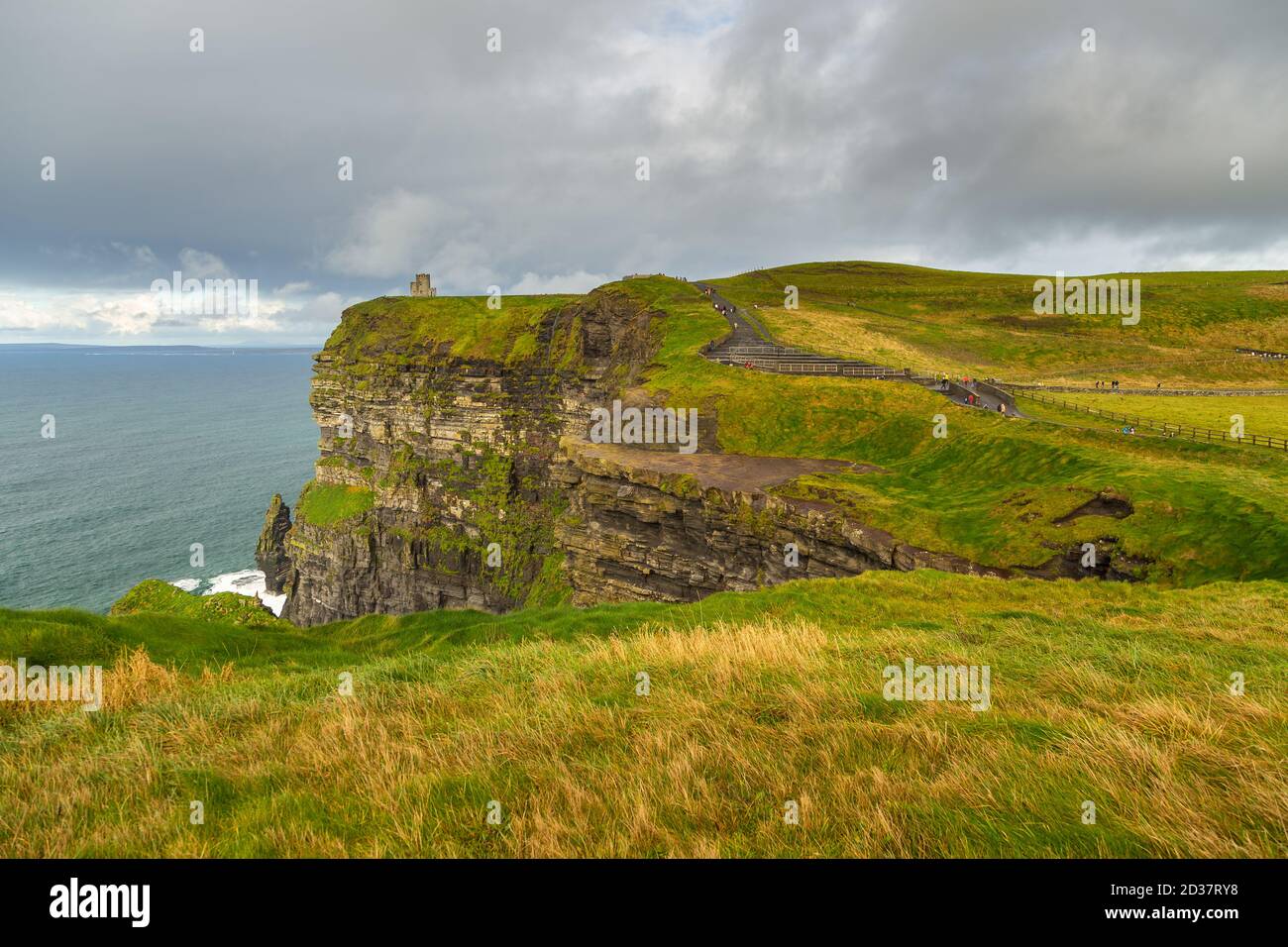 O Briens Tower, 1835 torre di osservazione con vista. Questa popolare attrazione turistica si trova nella contea di Clare lungo la Wild Atlantic Way. Irlanda Foto Stock