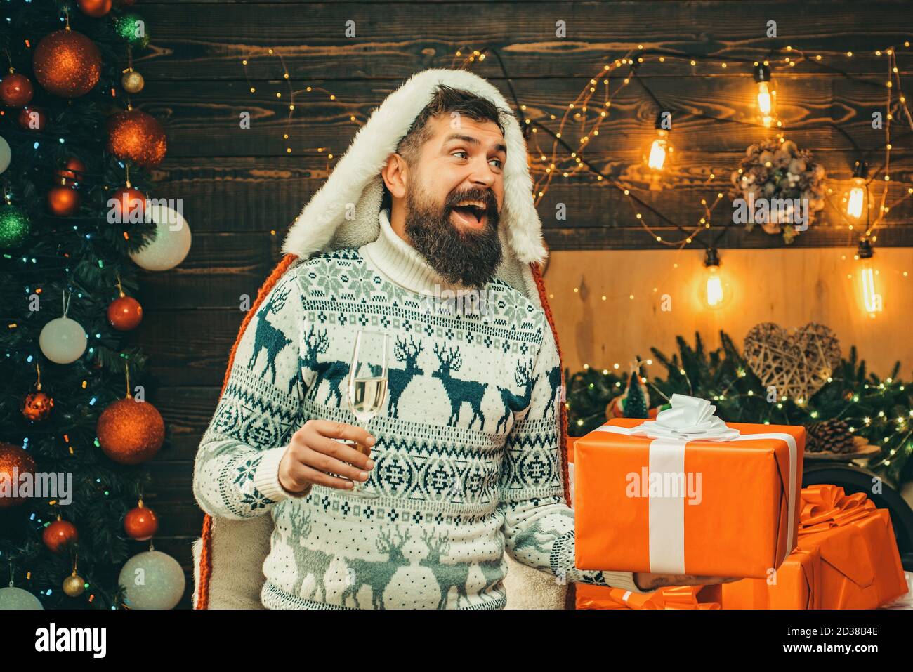 Concetto di anno nuovo. Uomo nuovi anni vigilia. Festa di nuovo anno. Festa di Natale. buon natale e Felice Anno Nuovo. Foto Stock