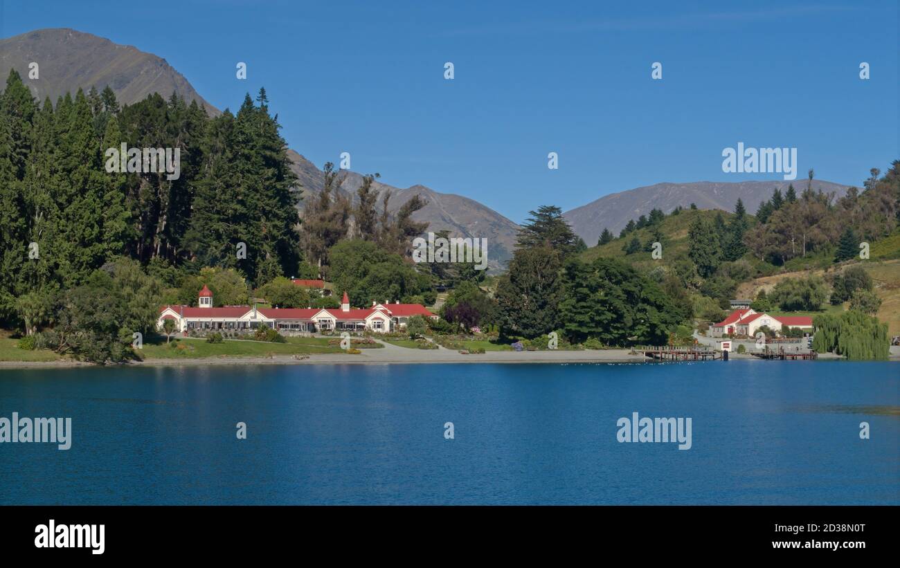 Queenstown, Nuova Zelanda - Febbraio 10 2015: La vista di Walter Peak Farm da TSS Earnslaw NZ Foto Stock