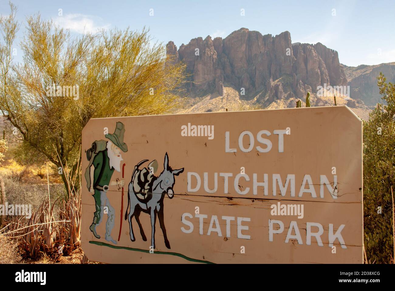 Apache Junction, AZ / USA - 7 ottobre 2020: Cartello d'ingresso al Lost Dutchman state Park di Apache Junction, Arizona, USA Foto Stock