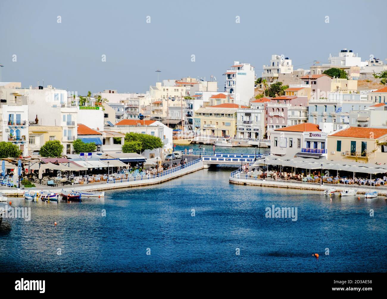 Agios Nikolaos, Creta, Grecia. Agios Nikolaos è una pittoresca cittadina nella parte orientale dell'isola di Creta, costruita sul lato nord-ovest della Foto Stock