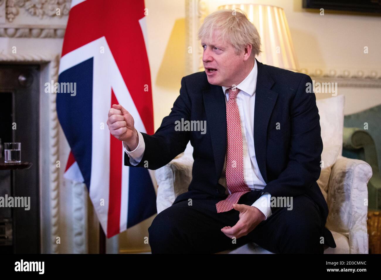 Il primo Ministro Boris Johnson durante un incontro con il Presidente dell'Ucraina, Volodymyr Zelenskyy, a Downing Street , Londra, per firmare un accordo di partenariato strategico con il presidente di fronte al 'comportamento stabilizzante' della Russia nei confronti del paese. Foto Stock