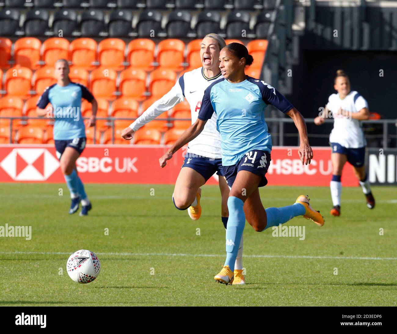 LONDRA, INGHILTERRA - OTTOBRE 07: Kallie Balfour di Londra City Lionesses durante la Continental Cup tra Tottenham Hotspur e Londra City Lionesses al Th Foto Stock