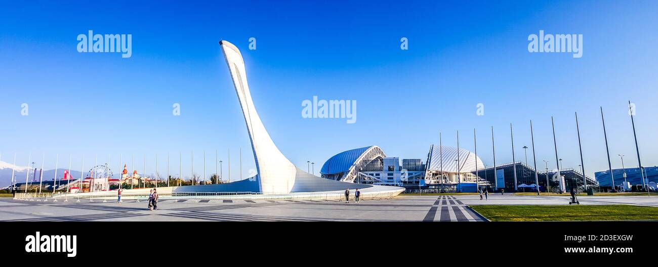 Olympic Flame Bowl in Medals Plaza. Sochi, Russia Foto Stock