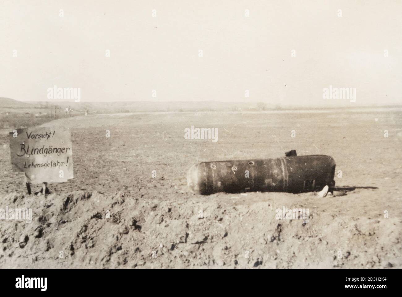 Una conchiglia che non esplose durante la seconda guerra mondiale Foto Stock