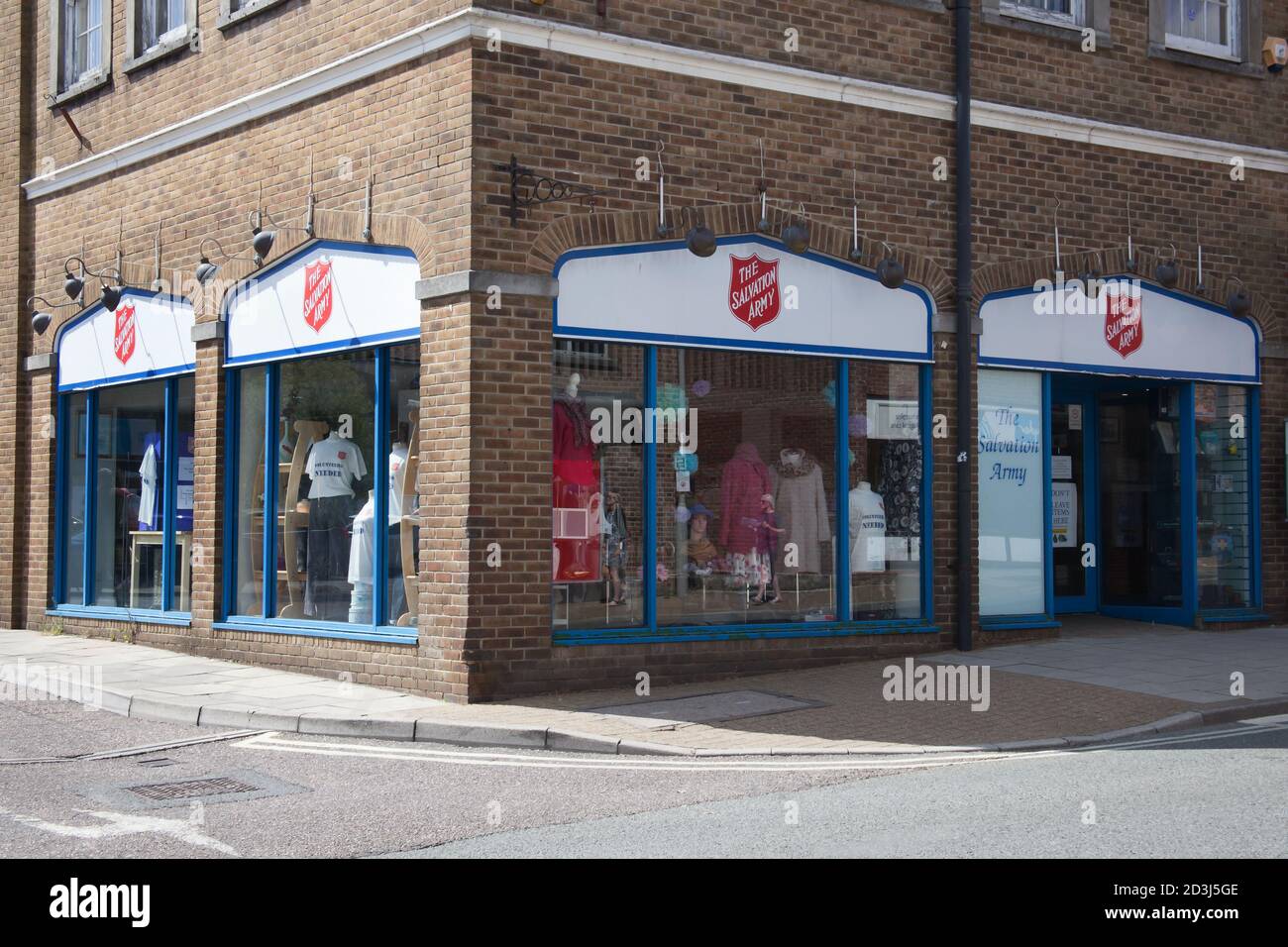 Il negozio di beneficenza dell'Esercito della salvezza a Dorchester, Dorset nel Regno Unito, ha preso il 20 luglio 2020 Foto Stock