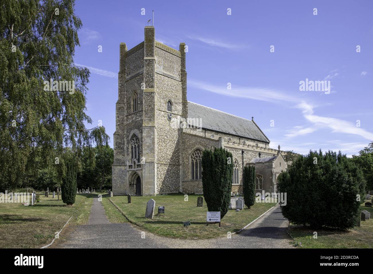 ORFORD, REGNO UNITO - 06 agosto 2020: Chiesa di San Bartolomeo che si trova nel villaggio di Orford, Suffolk. E' un edificio medievale del fourtee Foto Stock