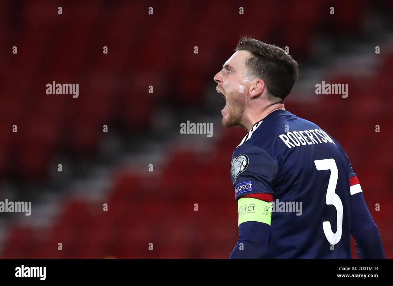 Andrew Robertson, scozzese, reagisce durante la partita semifinale UEFA Euro 2020 Play-Off a Hampden Park, Glasgow. Foto Stock