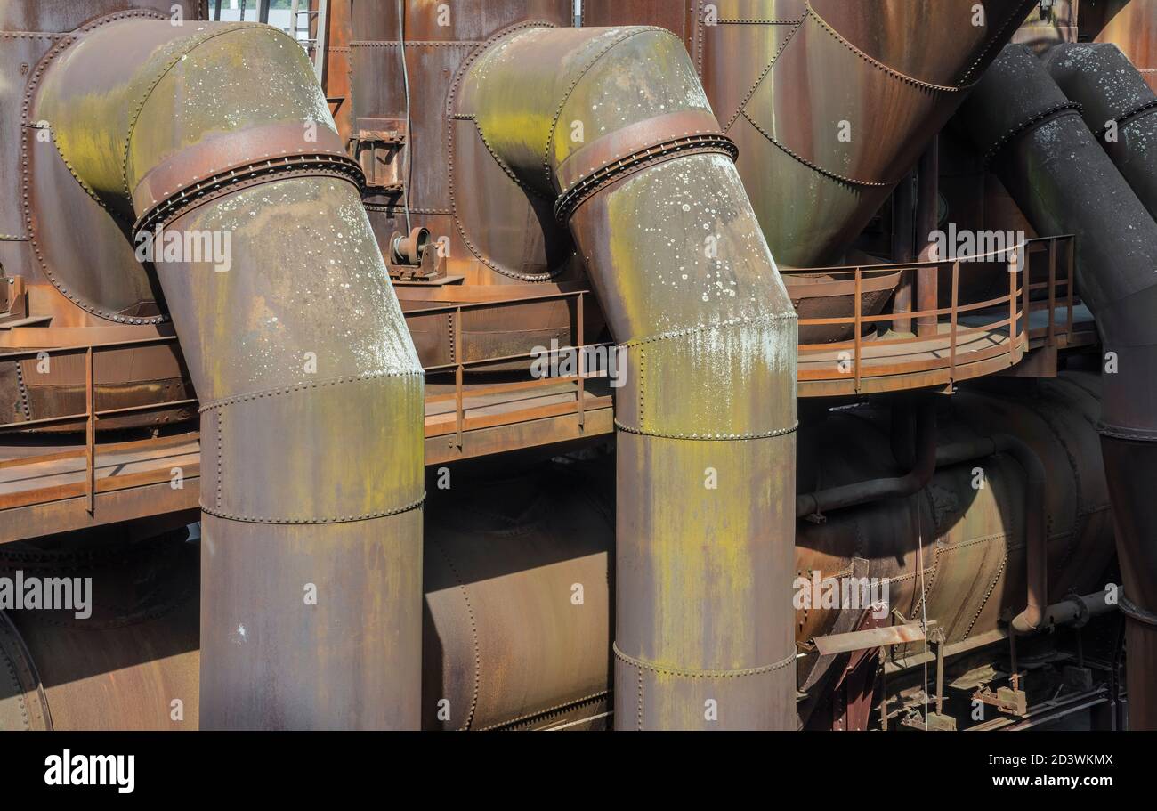 tubi di ventilazione a gas di un altoforno storico Foto Stock