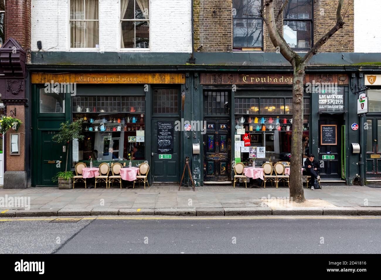 Londra, Regno Unito - 21 giugno 2017: Troubadour pub earls Court Old Brompton Roa, Earls Court, fondata nel 1954, è una delle ultime caffetterie rimaste Foto Stock