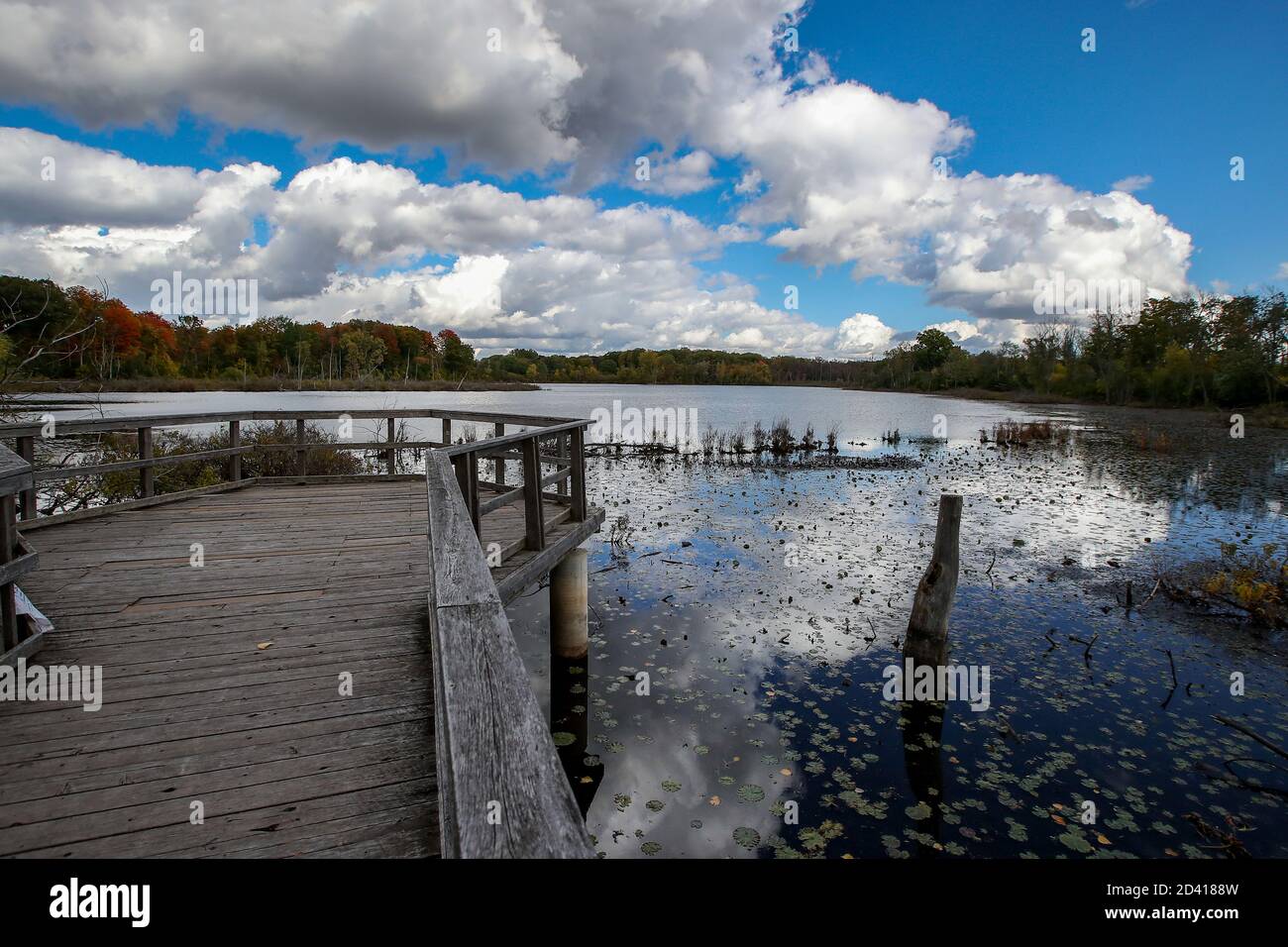 8 ottobre 2020, Londra Ontario Canada, Walker Pond of the Westminster Ponds in London Ontario Canada. Autunno 2020 Luke Durda/Alamy Foto Stock