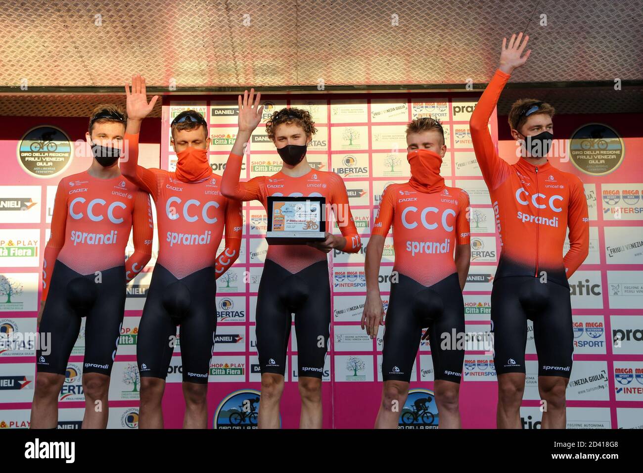 Zymon Krawczyk, Szymon Tracz, Piotr Pekala, Kacper Walkowiak, Dominik Gorak - CCC Development Team durante giro del Friuli Under 23 Elite - Round 1 AQ Foto Stock