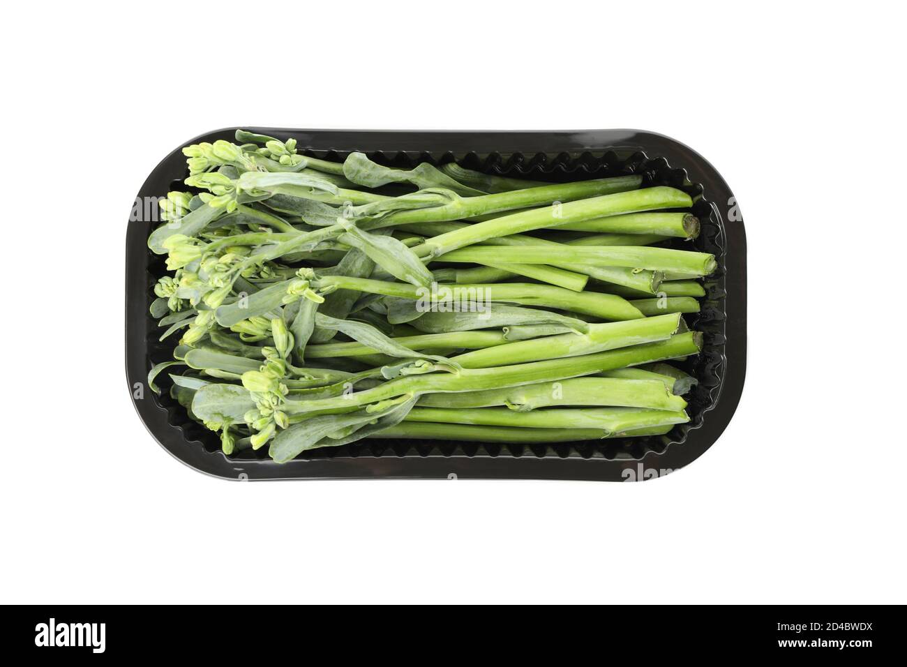 Contenitore in plastica con broccolini isolato su fondo bianco Foto Stock