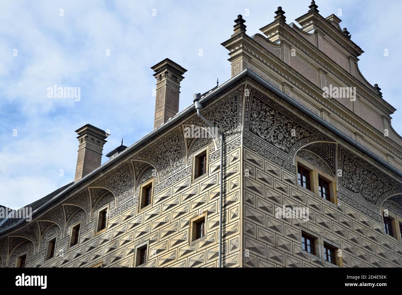 Il Palazzo Schwarzenberg, situato nei pressi del Castello di Praga in Czechia, è un edificio rinascimentale dal 1545 al 1567 costruito dall'italiano Agostino de Galli. Foto Stock