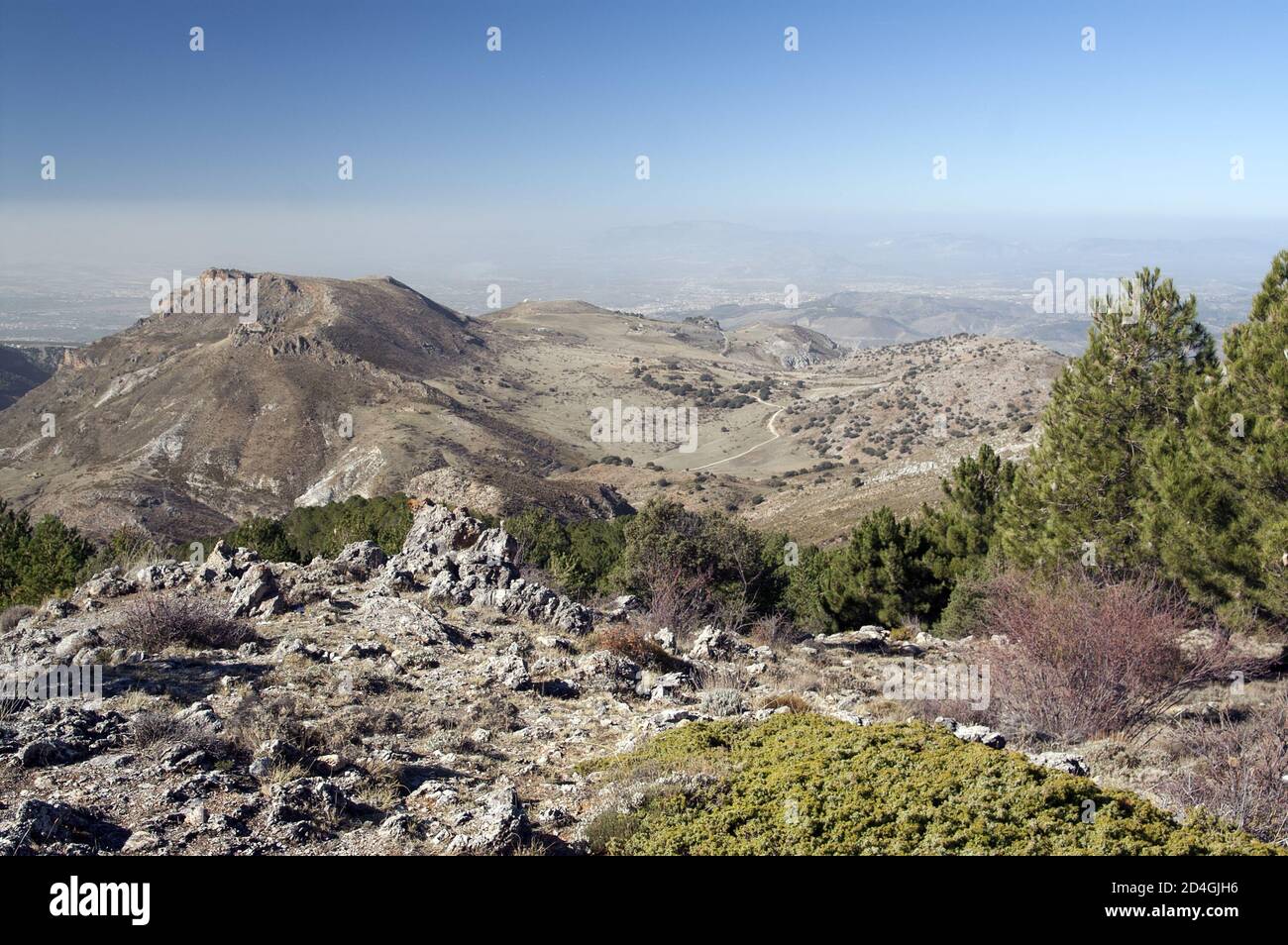 Sierra Nevada, España, Hiszpania, Spagna, Spanien; pittoresco paesaggio montano in autunno. Berglandschaft im Herbst. 美麗如畫的山風景在秋天。 Foto Stock