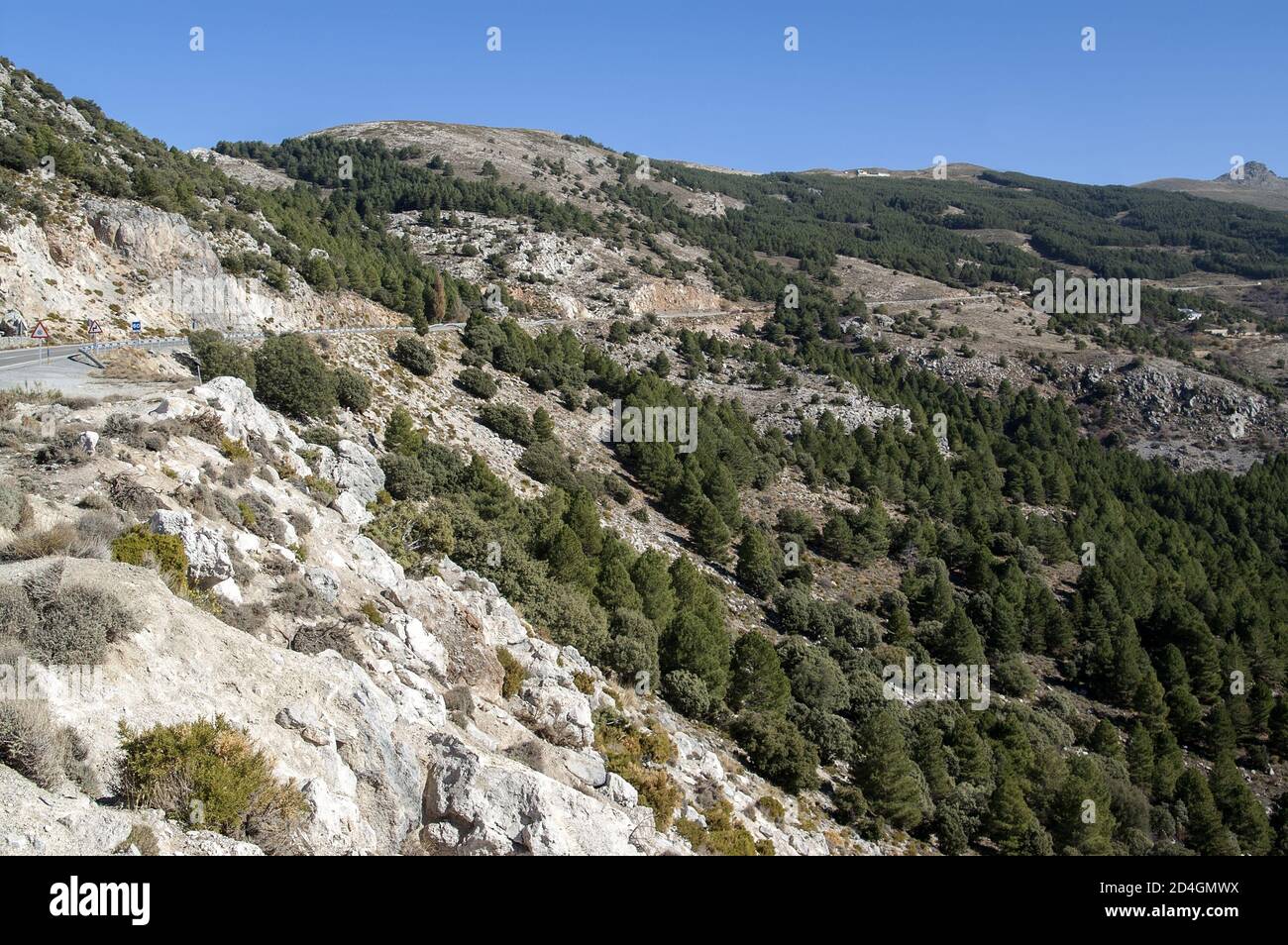 Sierra Nevada, España, Hiszpania, Spagna, Spanien; pittoresco paesaggio montano in autunno. Berglandschaft im Herbst. 美麗如畫的山風景在秋天。 Foto Stock