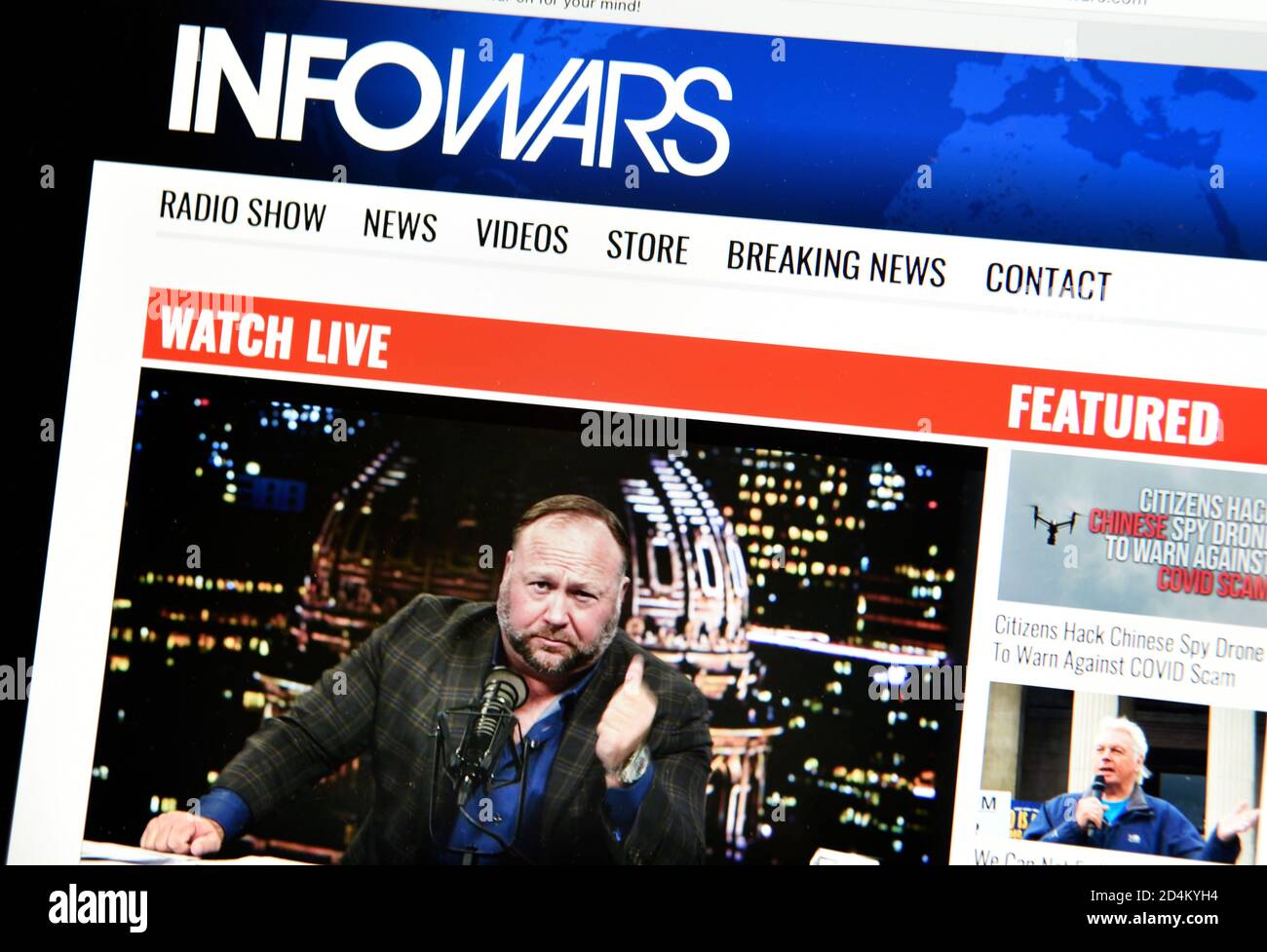 Uno screenshot del computer delle infowars del sito all'estrema sinistra. Foto Stock