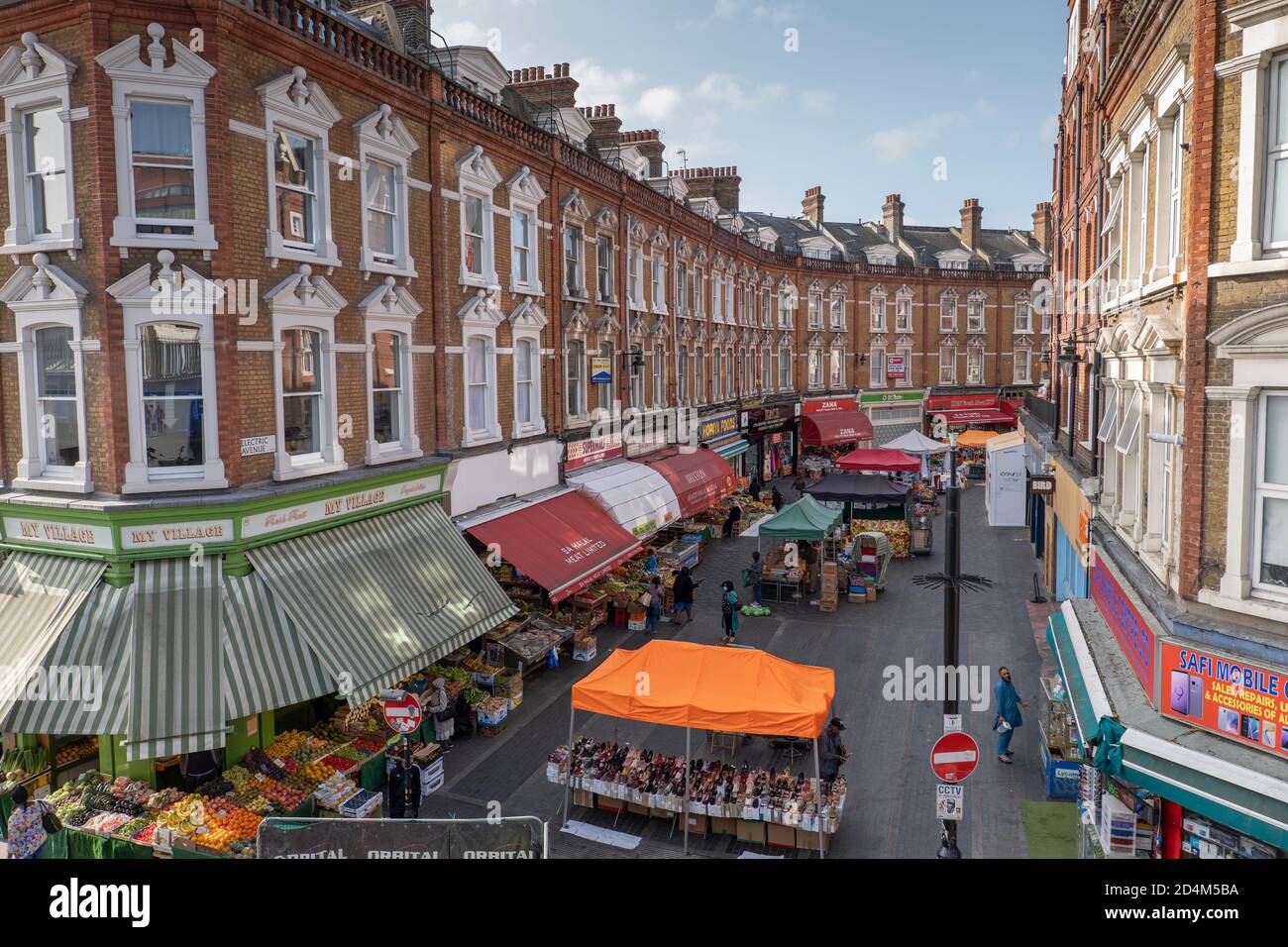 Electric Avenue dalla stazione di Brixton il 17 settembre 2020 a Brixton nel Regno Unito. Foto di Sam Mellish Foto Stock