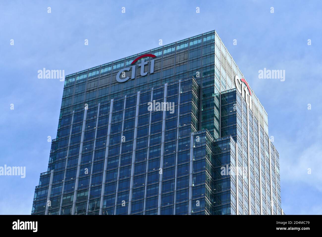 Londra, Regno Unito - 03 febbraio 2019: Sun brilla nella sede centrale di Citi EMEA a Canary Wharf. Citibank (Citigroup Inc.) è un divieto di investimento americano Foto Stock