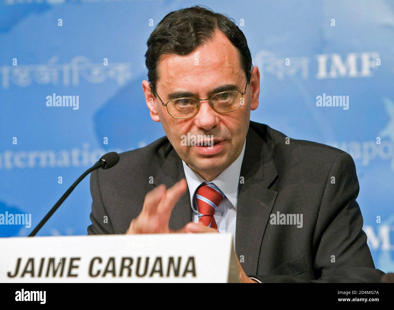 Ex Governatore della Banca di Spagna Jaime Caruana durante una conferenza stampa sul Global Financial Stability Report presso la sede centrale del FMI a Washington DC 8 aprile 2008. CA. 8 aprile 2008 Foto Stock