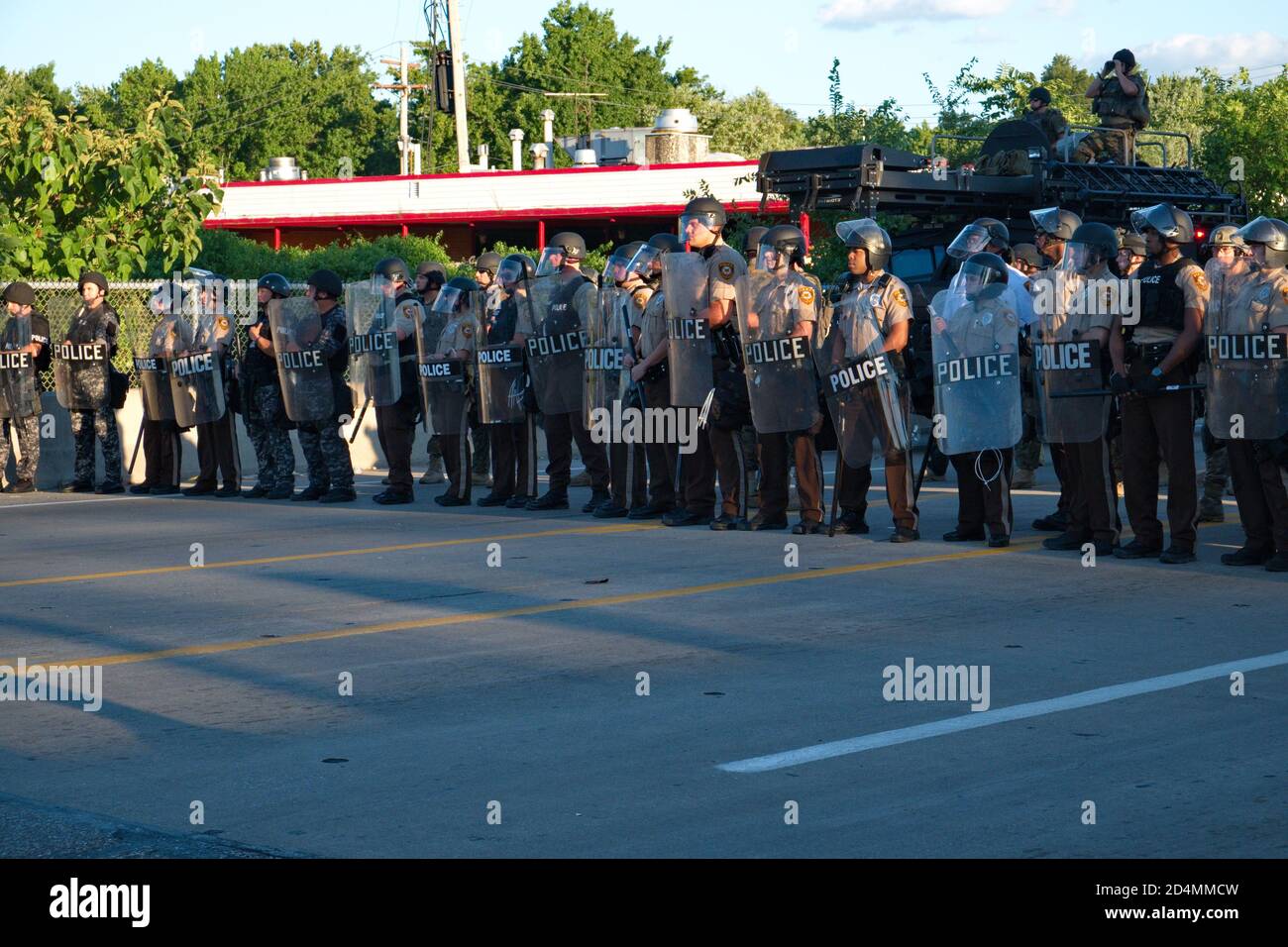 Manifestanti a Ferguson, Missouri, dopo la sparatoria di Michael Brown. Foto Stock