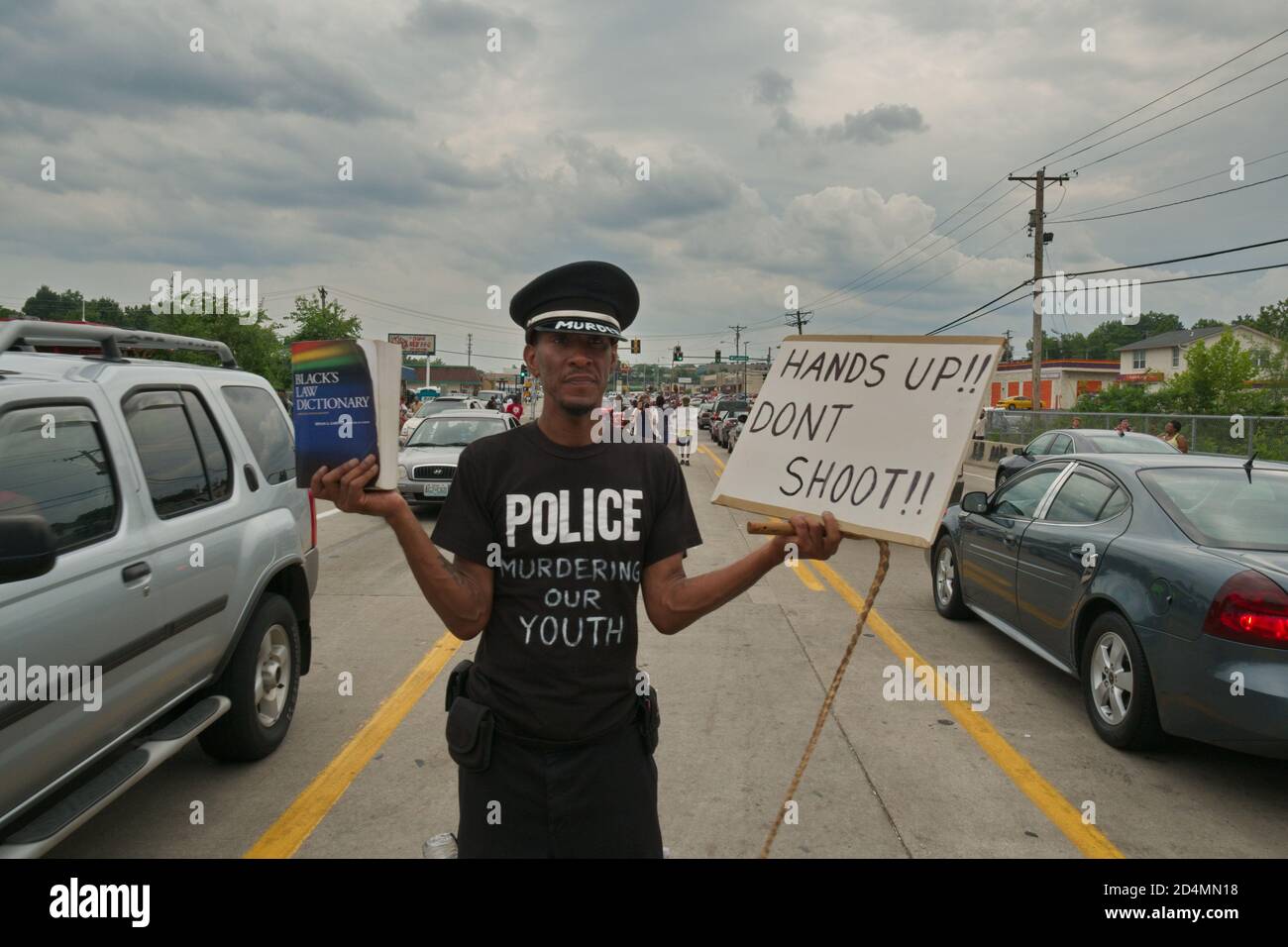 Manifestanti a Ferguson, Missouri, dopo la sparatoria di Michael Brown. Foto Stock