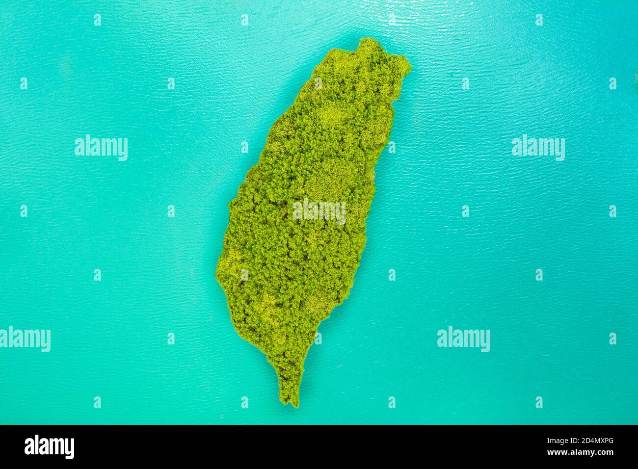 Vista aerea piccola isola verde che forma assomiglia a Taiwan Foto Stock