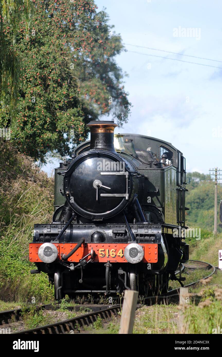 '5164' corre attorno al suo treno a Hampton Loade. Foto Stock