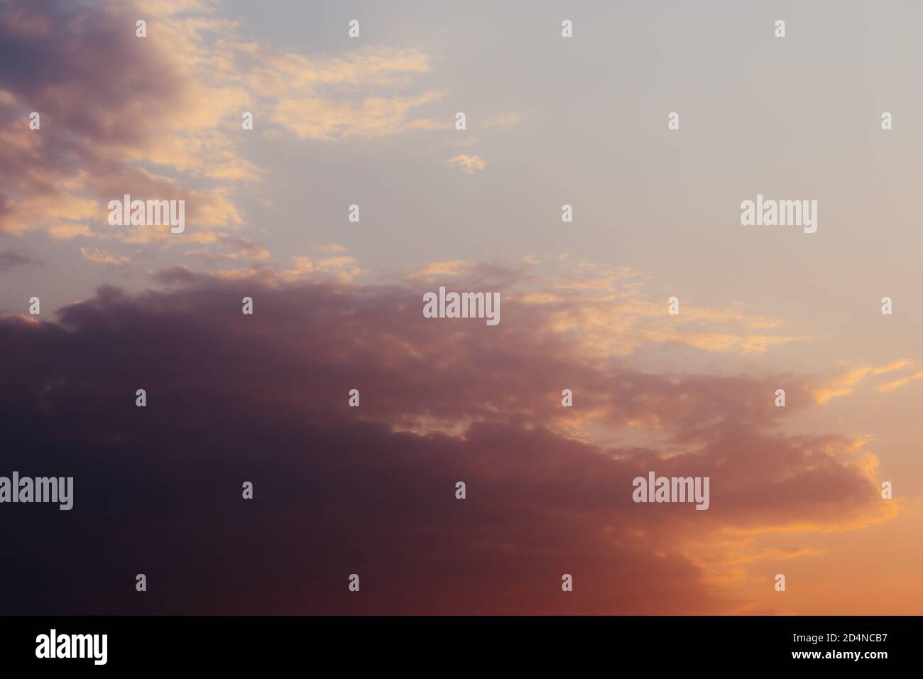 Bel tramonto cielo di nuvole Foto Stock