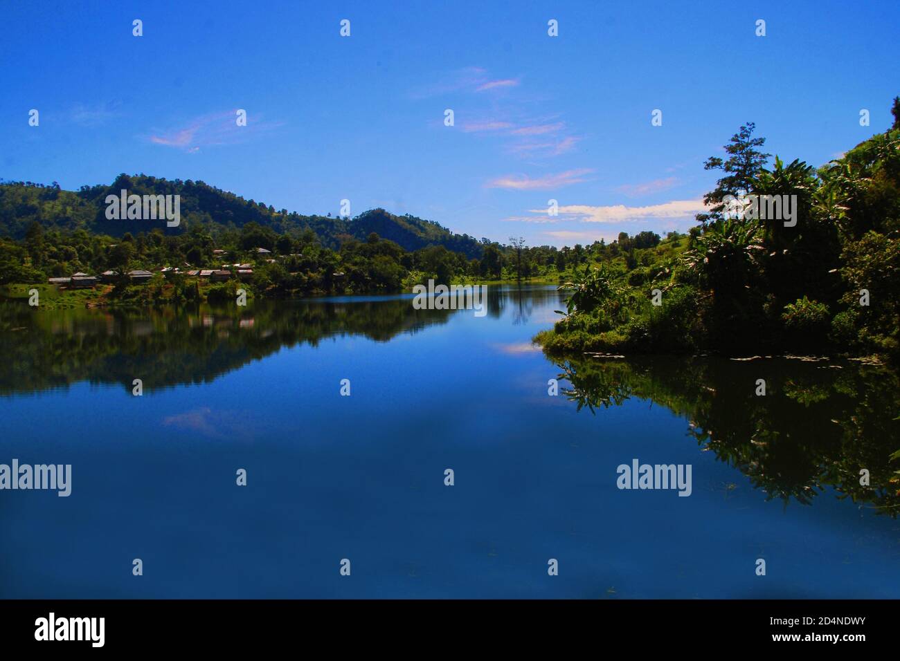 Il lago Boga è un bel posto in Bangladesh che si trova a 2000 metri dal livello del mare. Foto Stock