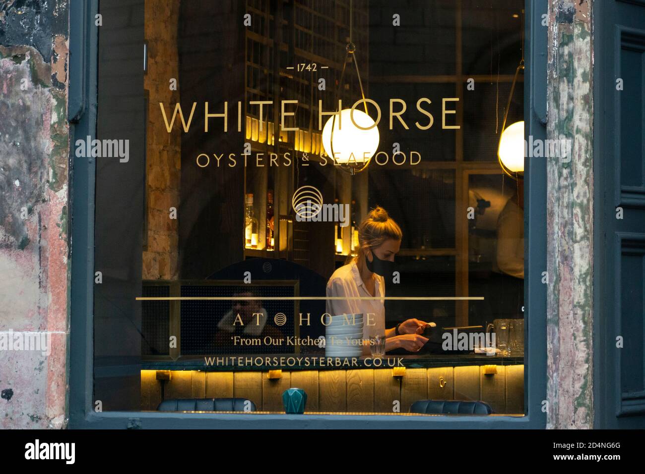 Il ristorante White Horse Oysters and Seafood sul Royal Mile nella città vecchia di Edimburgo, Scozia, Regno Unito Foto Stock