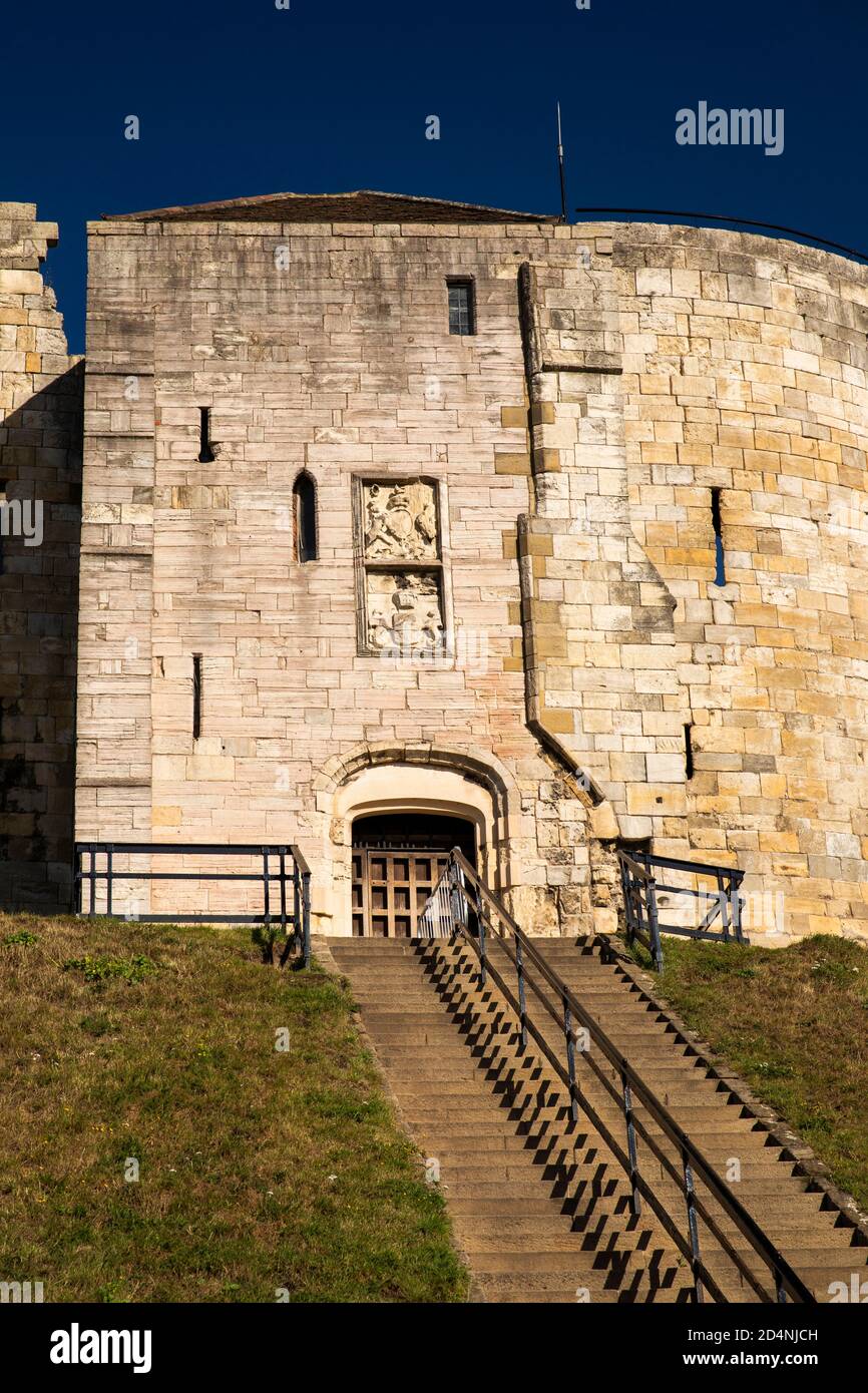 Regno Unito, Inghilterra, Yorkshire, York, Tower Street, Clifford’s Tower, castello di guardia, ex prigione e zecca Foto Stock