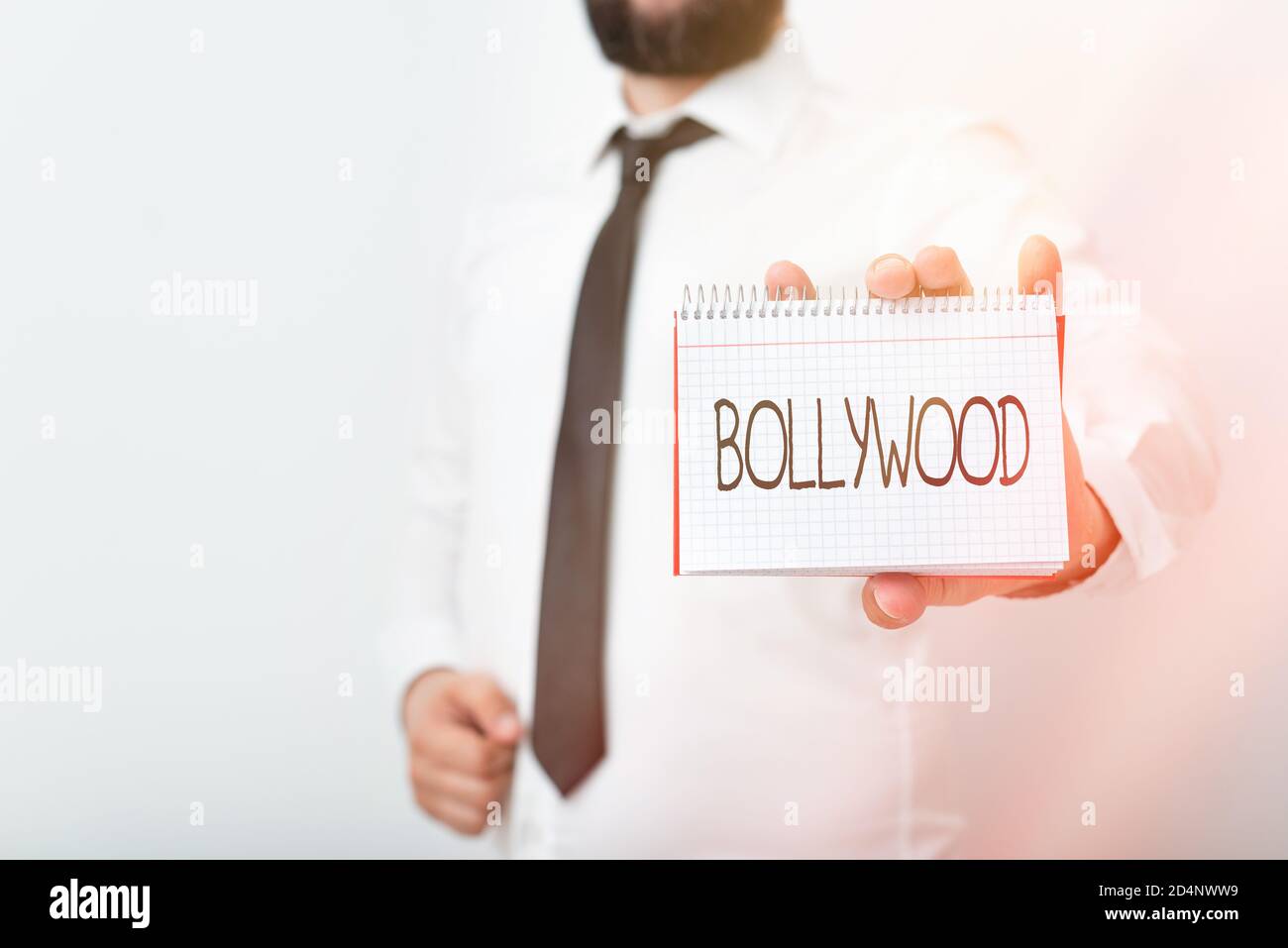 Scrittura a mano di testo Bollywood. La foto concettuale di Hollywood, si riferisce all'industria cinematografica in lingua hindi in India. Modello che visualizza diverso vuoto Foto Stock