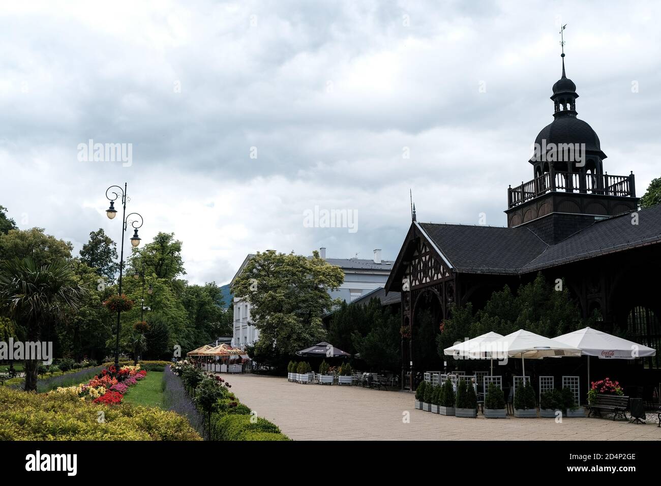 Szczawno-Zdroj, Polonia - 17 luglio 2020: La sala pompe e il complesso di edifici termali in una città termale Szczawno Zdroj, Walbrzych, bassa Slesia Foto Stock
