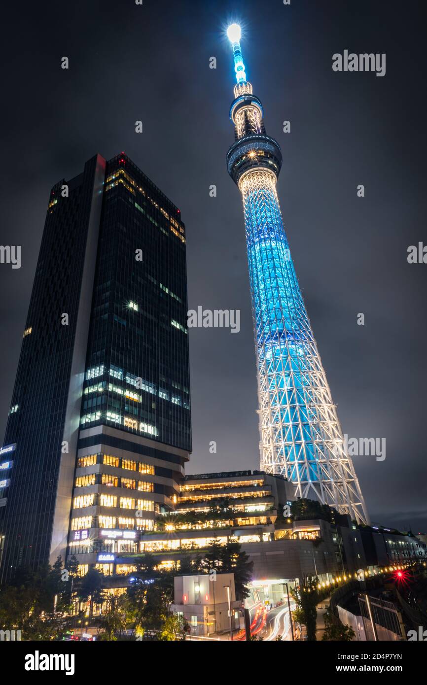 Illuminazione notturna della Tokyo Skytree Tower. Foto Stock