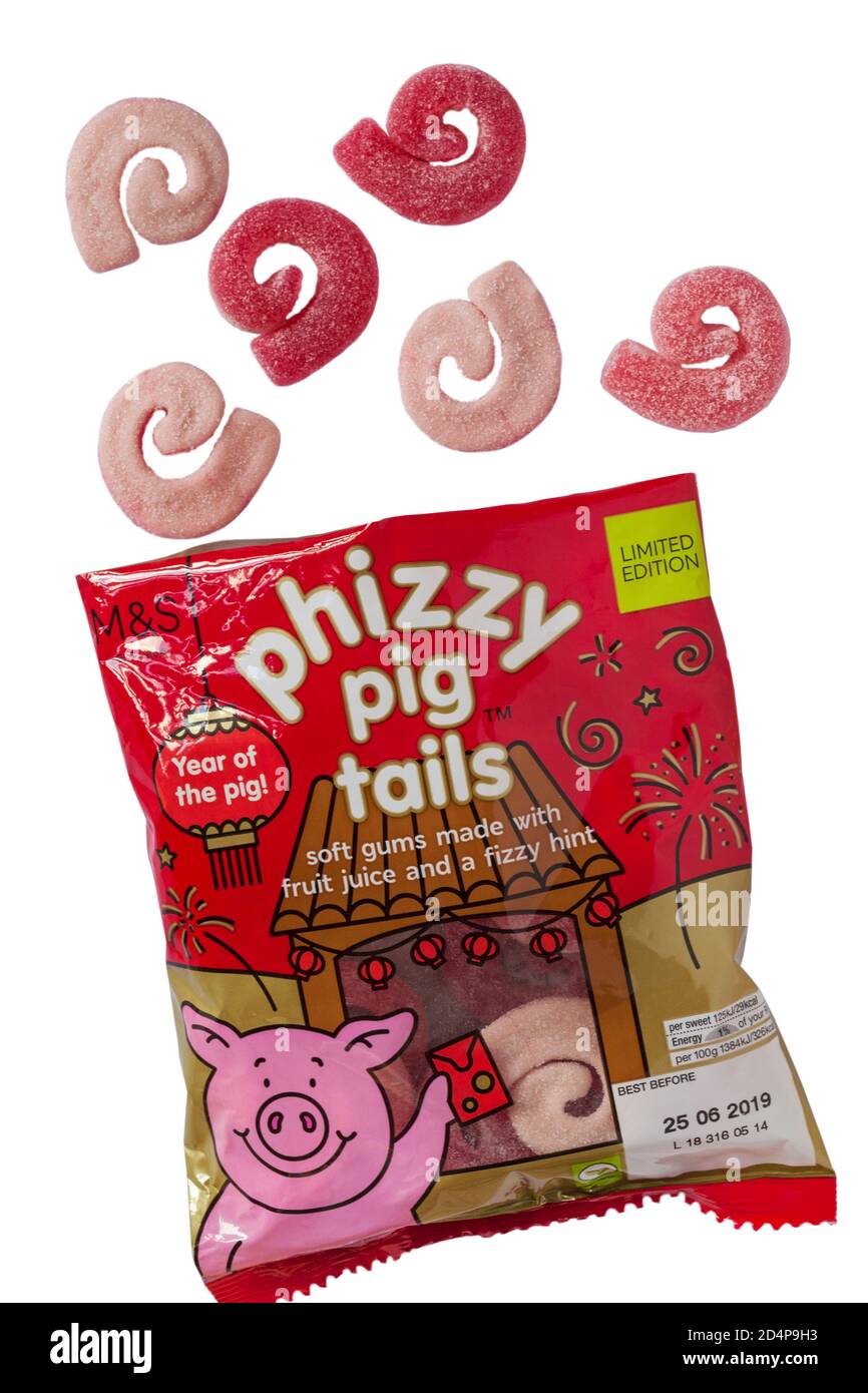 Pacchetto di M&S phizzy pig tail percy dolci di maiale in edizione limitata per celebrare l anno del maiale gomme morbide fatta con succo di frutta e un suggerimento frizzante Foto Stock