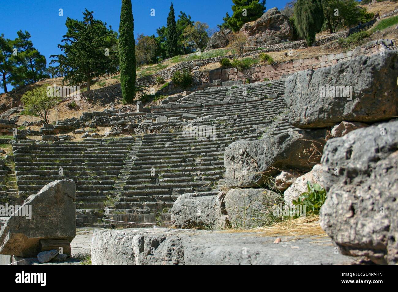 L'antico teatro greco nel sito archeologico di Delfi. Foto Stock