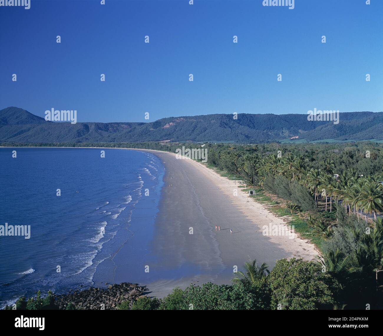 Australia. Queensland. Regione di Cairns. Vista aerea di Four Mile Beach. Port Douglas. Foto Stock