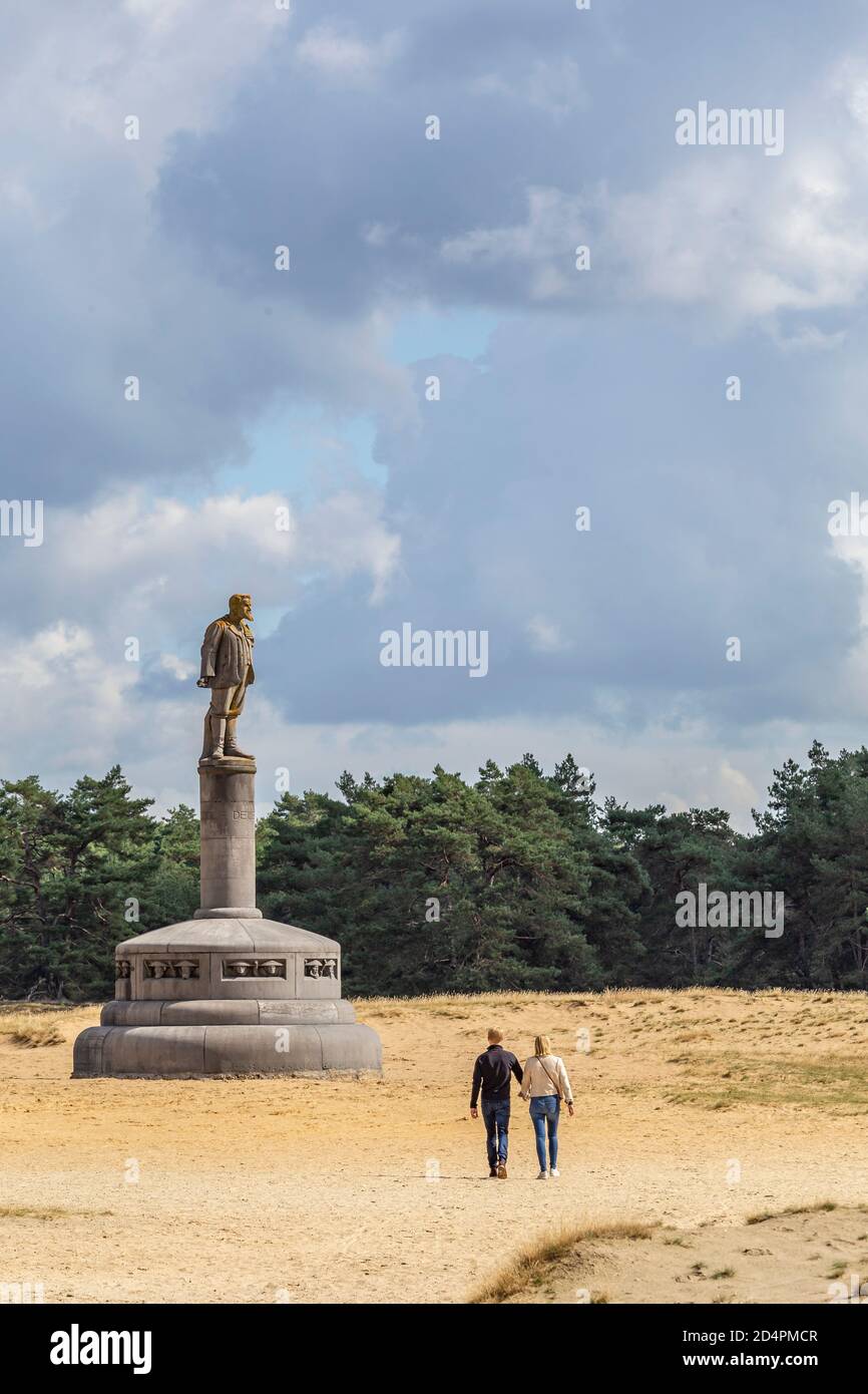 EDE, Paesi Bassi - Aprile 22 2020: Monumento generale de Wet nel Parco Nazionale De Hoge Veluwe in Olanda. Artista Joseph Mendes da Costa Foto Stock