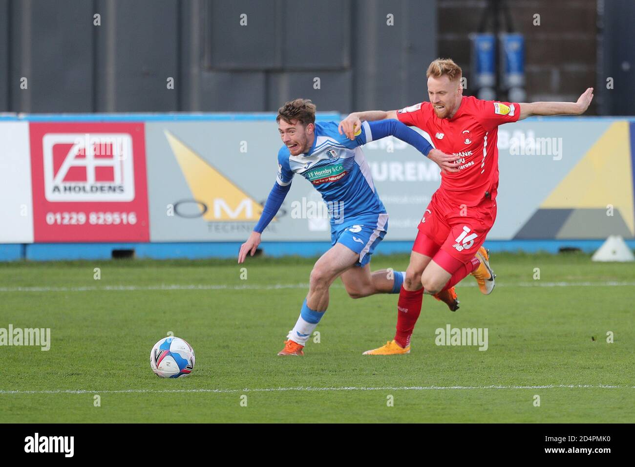 James James di James Brophy Barrow Barrow di Leyton Orient durante la partita Sky Bet League 2 tra Barrow e Leyton Orient presso la Holker Street, Barrow-in-Furness sabato 10 ottobre 2020. (Credit: Mark Fletcher | MI News) Credit: MI News & Sport /Alamy Live News Foto Stock