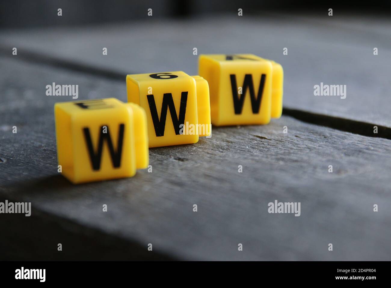 Web o olline e www concetto creativo. Foto Stock