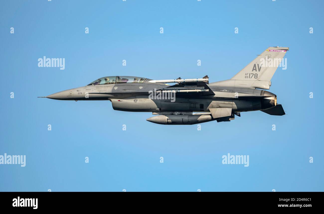 F-16D Fighting Falcon da 510 Fighter Squadron 'Buzzards', 31 Fighter Wing, schierato a livello basso RAF Lakenheath nel Distretto dei Laghi a Thirlmere Foto Stock