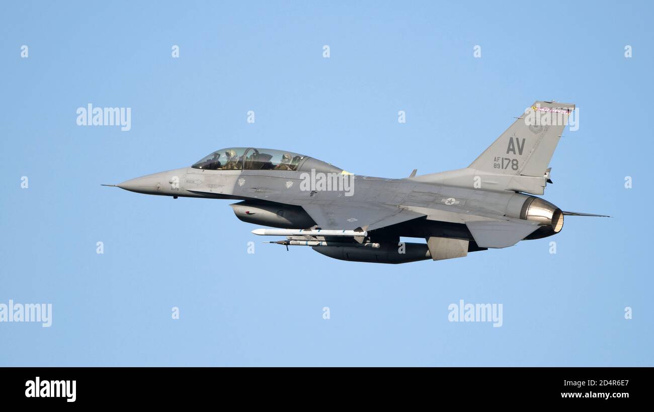 F-16D Fighting Falcon da 510 Fighter Squadron 'Buzzards', 31 Fighter Wing, schierato a livello basso RAF Lakenheath nel Distretto dei Laghi a Thirlmere Foto Stock