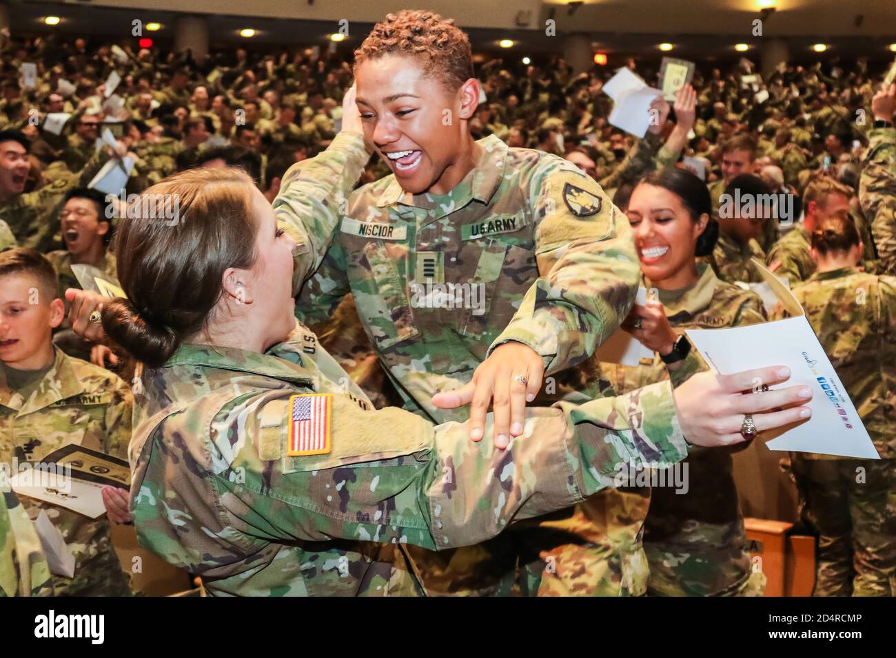 I cadetti della classe 2020 dell'Accademia militare degli Stati Uniti hanno ricevuto le loro filiali il 13 novembre 2019 durante la notte annuale della filiale di West Point. Durante la cerimonia, 1,089 membri della classe sono stati assegnati ad una delle 17 filiali dell'esercito. Foto Stock
