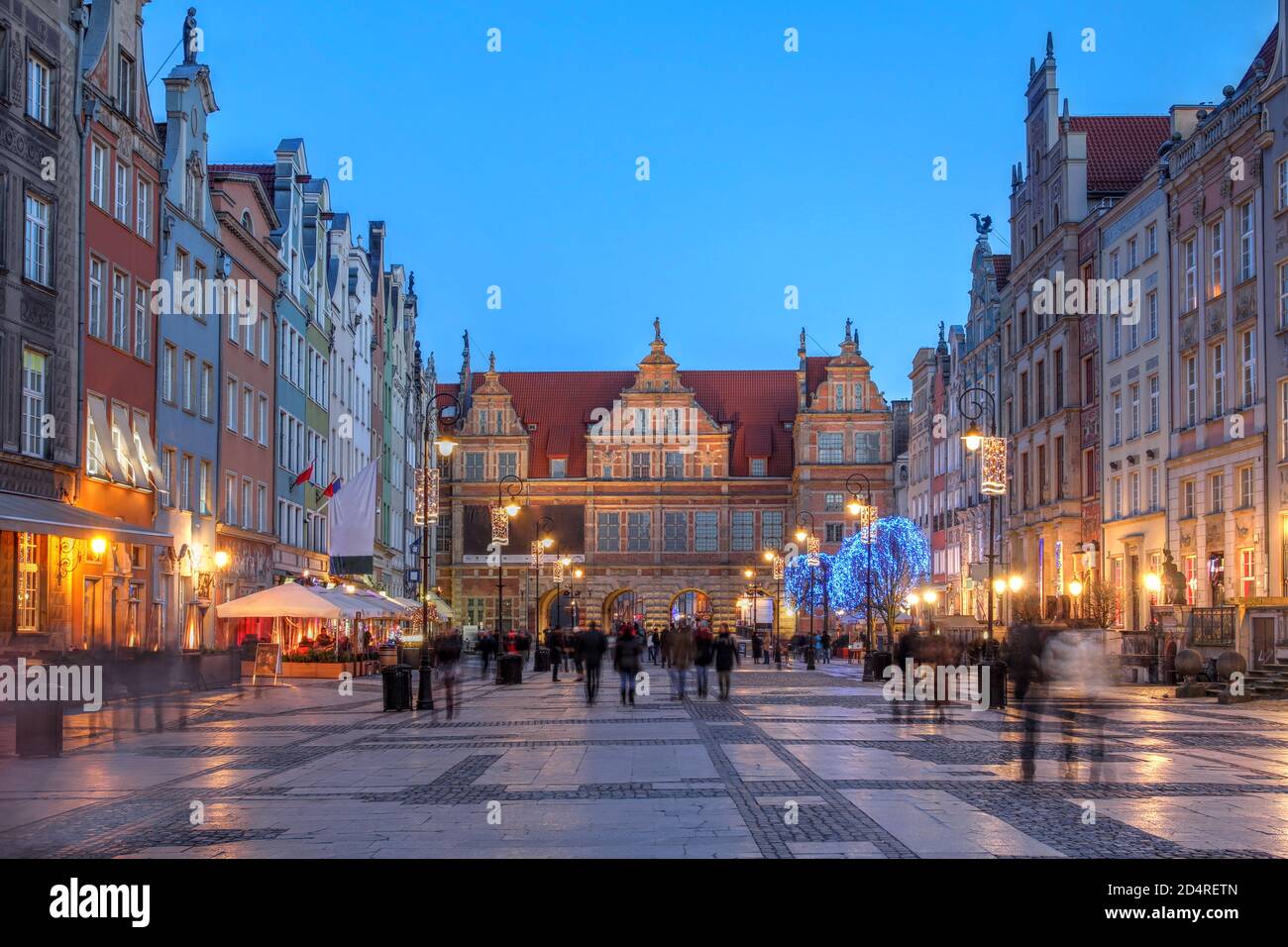 Scena notturna di Long Market (Dulga Targ) con la porta Verde a Danzica, Polonia. Foto Stock