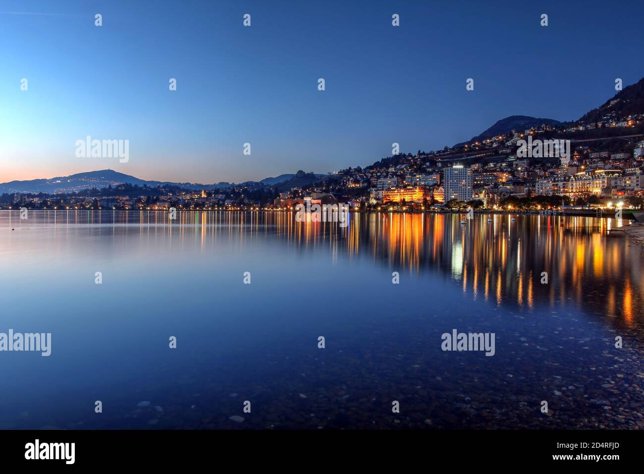 Lungomare di Montreux al tramonto, Svizzera Foto Stock