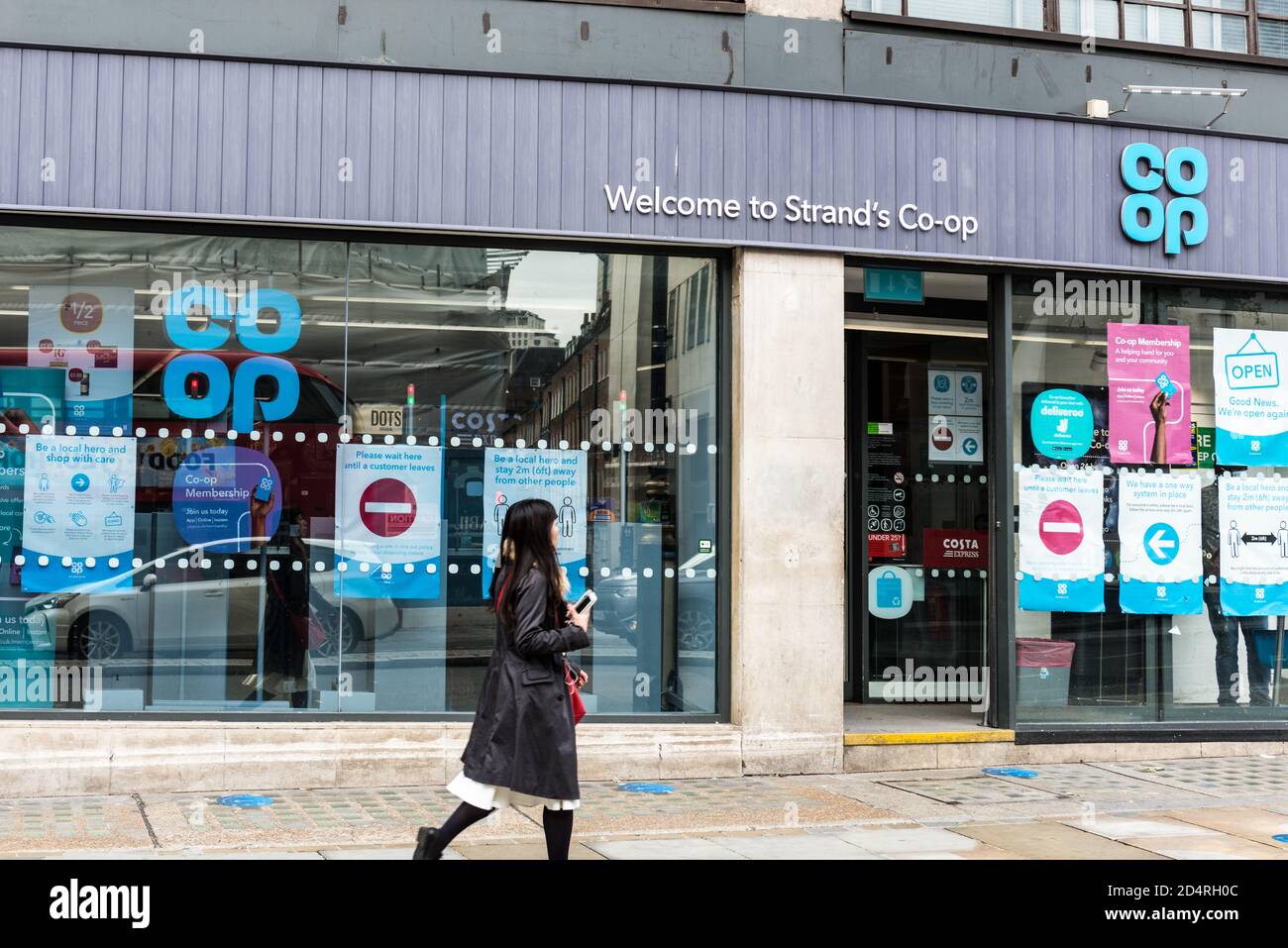 Co-Op Store front, London Strand Foto Stock