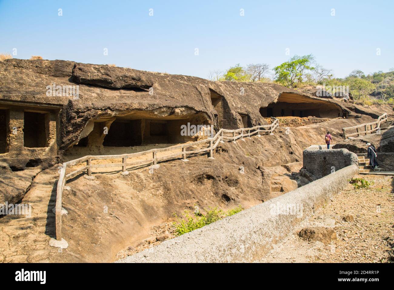 Le grotte di Kanheri, che risalgono al i secolo a.C. fino al X secolo d.C., sono un gruppo di grotte e monumenti scavati nella roccia tagliati in un massiccio affioramento di basalto in t Foto Stock