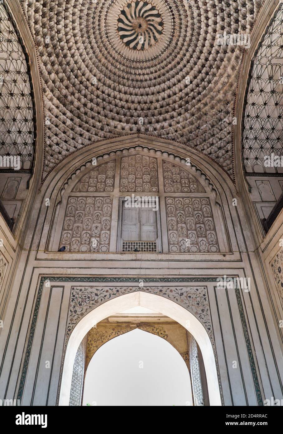 Bibi Ka Maqbara, o Tomba della Signora, una tomba situata ad Aurangabad, Maharashtra, costruita dal figlio Azam Shah, imperatore Mughal Aurangzeb, in memoria di hi Foto Stock