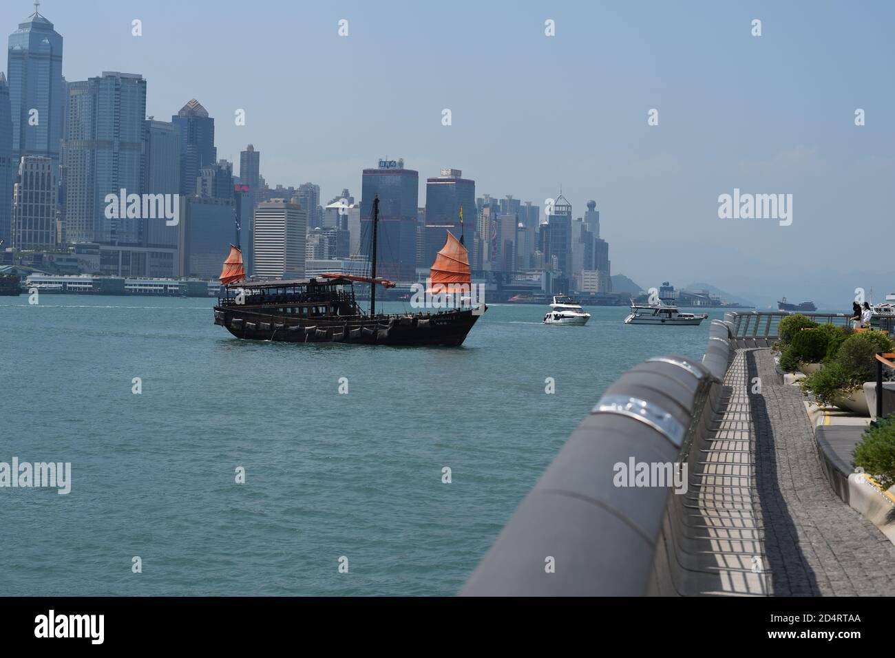 Skyline dell'isola di Hong Kong da Avenue of Stars, Hong Kong - Cina Foto Stock